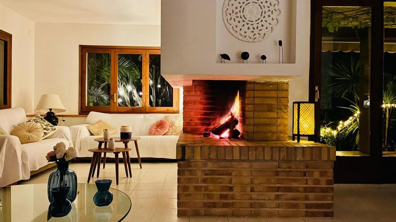 Casa Mediterranea Con Gran Jardin Y Piscina A 500 M De La Playa Roda de Bará Eksteriør billede